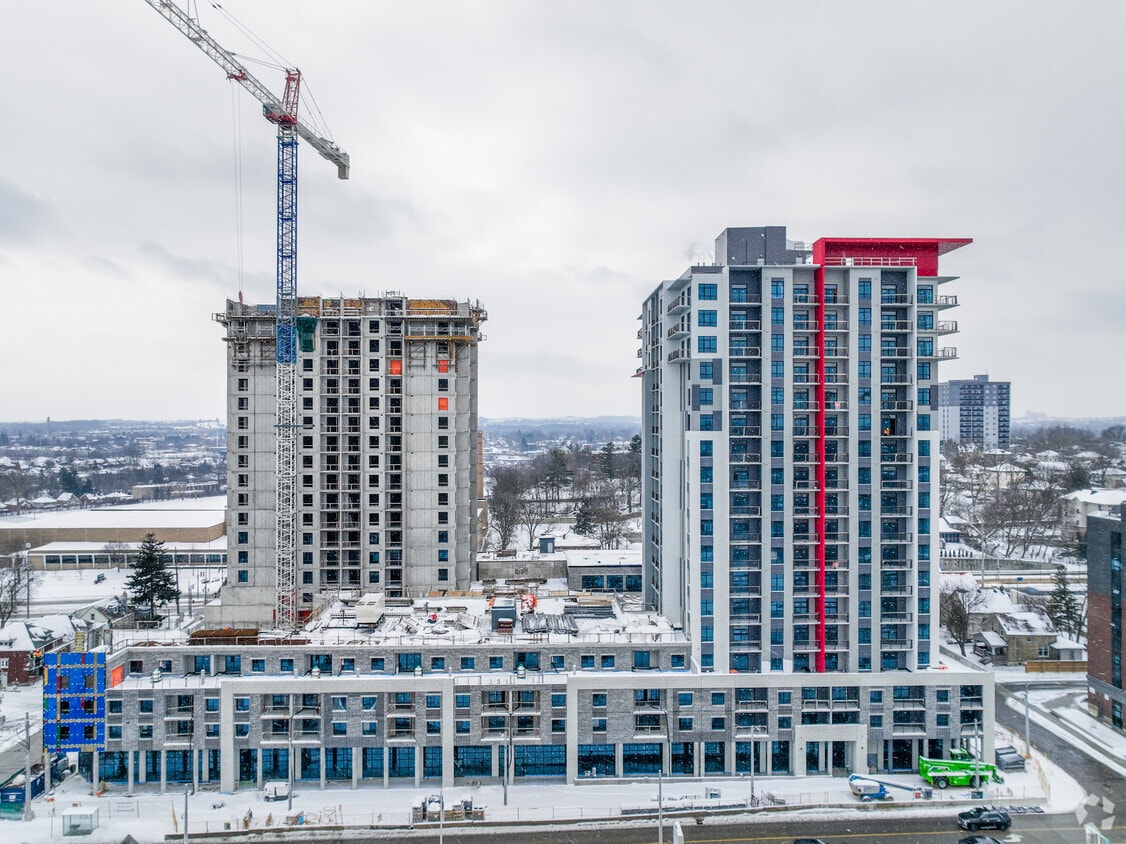 Building Photo - Vertikal