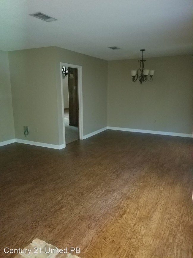Building Photo - 400 Parkway Dr