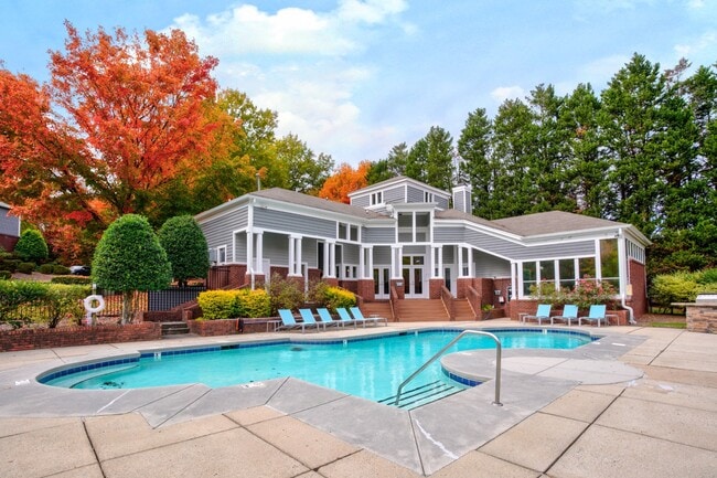 Pool and Clubhouse - Highland Oaks