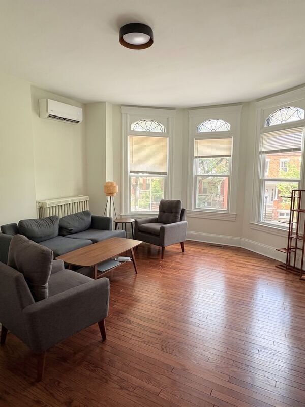 Foto del edificio - 3119 N Calvert St