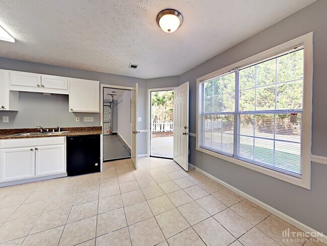 Building Photo - 616 Magnolia Dr