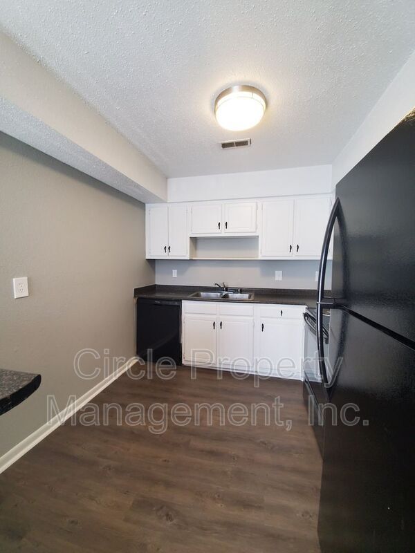 Building Photo - 2021 Highridge Dr SW