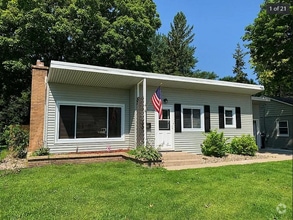 Building Photo - 1128 Highland Ave