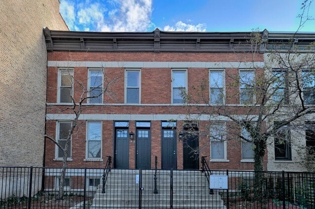Building Photo - 1961 N Wilmot Ave