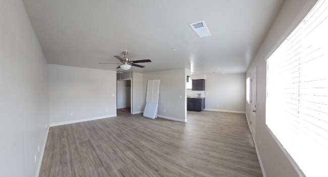Building Photo - 421 Tait Ave