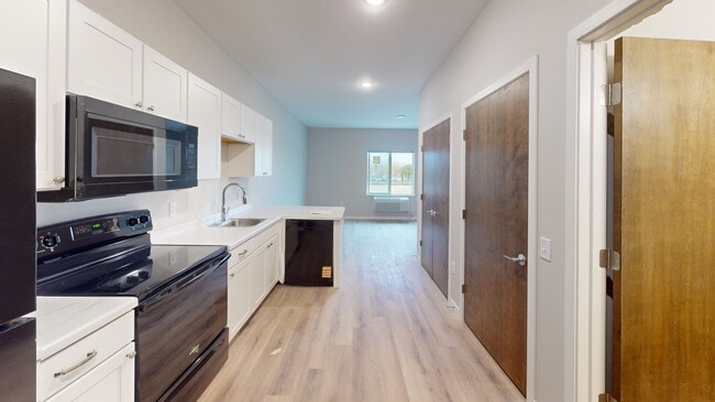 Kitchen - South Pointe Apartments