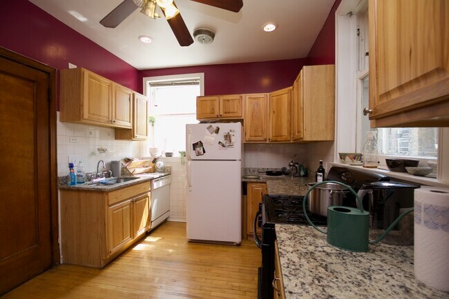 Foto del edificio - 6314 N Glenwood Ave