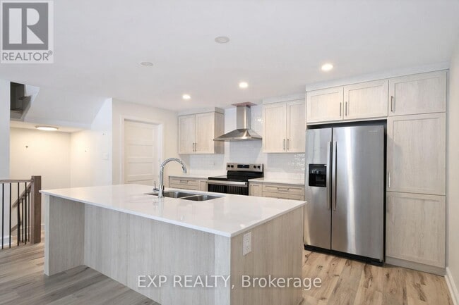 Building Photo - 331 Voyageur Pl