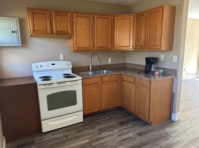 Building Photo - 607 Johns Ave