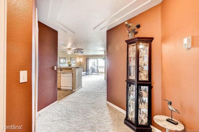 Foto del edificio - 13351 W Alameda Pkwy