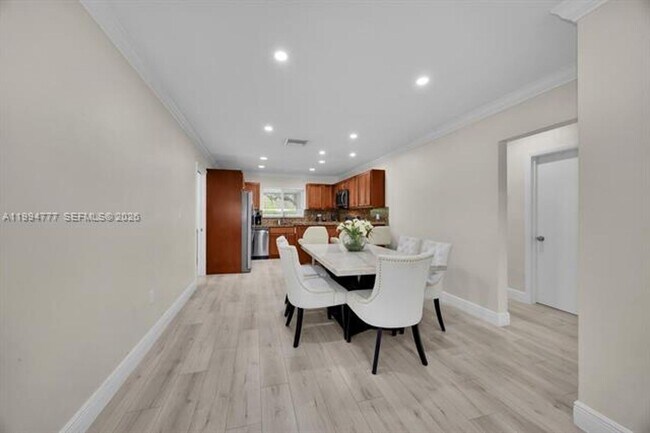 Building Photo - 11401 SW 81st Rd