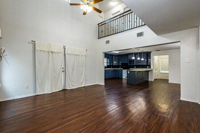 Foto del edificio - 5520 Stallion Ln