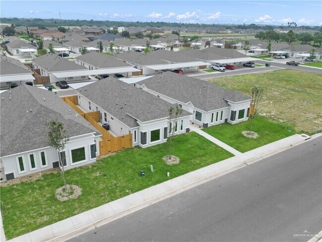 Building Photo - 5608 Swallow Ave