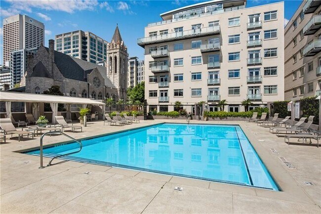 Building Photo - 805 Peachtree St NE