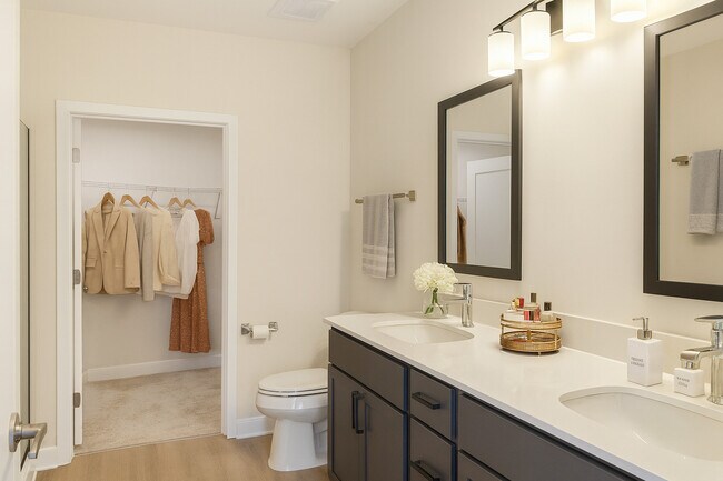 Foto del edificio - 250 McHenry Rd