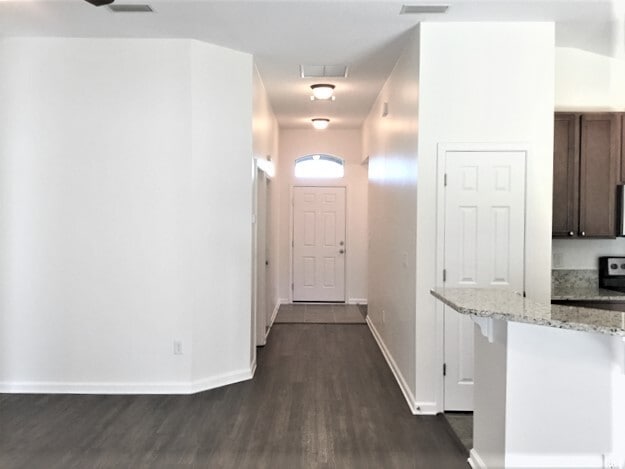 Building Photo - 351 N Twin Maple Rd