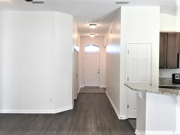 Foto del edificio - 351 N Twin Maple Rd