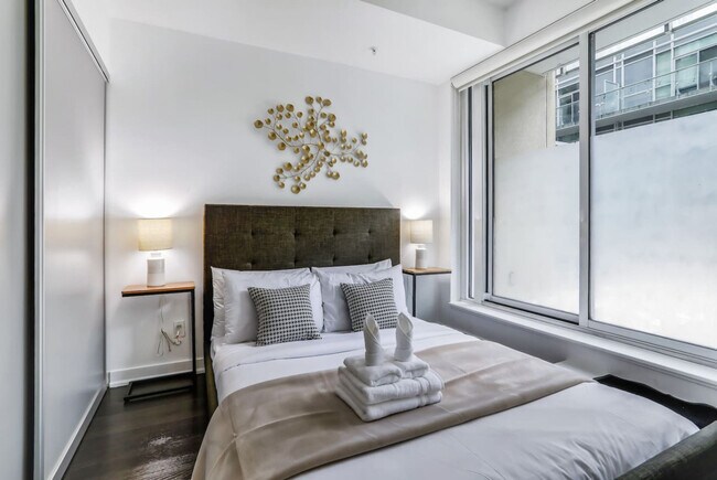 Photo du bâtiment - 199 Richmond St W