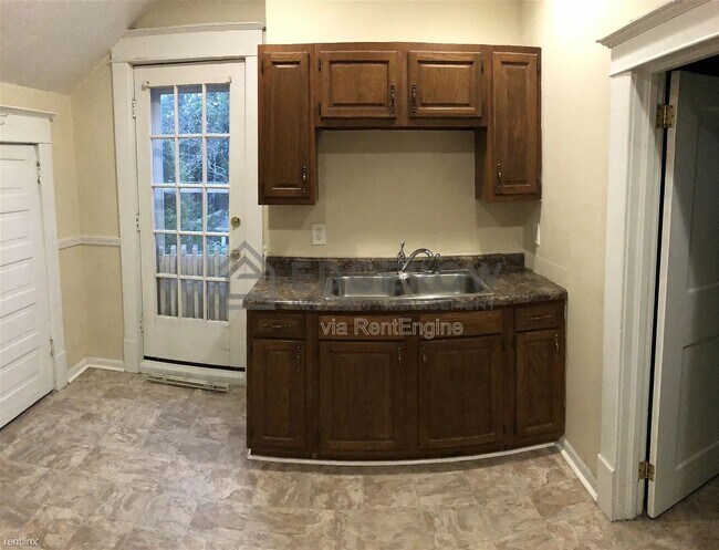 Foto del edificio - 939 Tamarack Ave NW