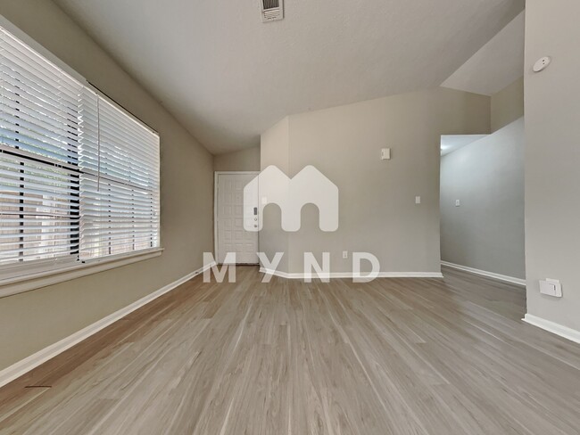 Building Photo - 87 W High Oaks Cir