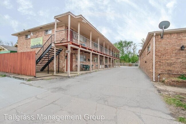 Foto del edificio - 2436-2436 E 6th St