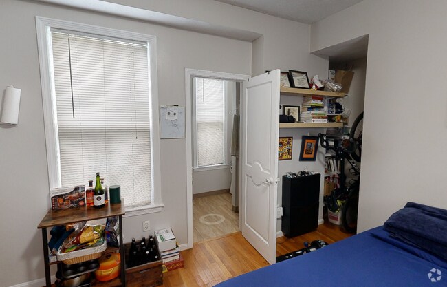 Building Photo - 13 Pleasant St