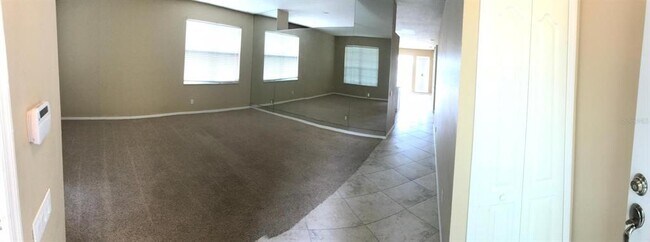 Foto del edificio - 9327 Huntington Park Way