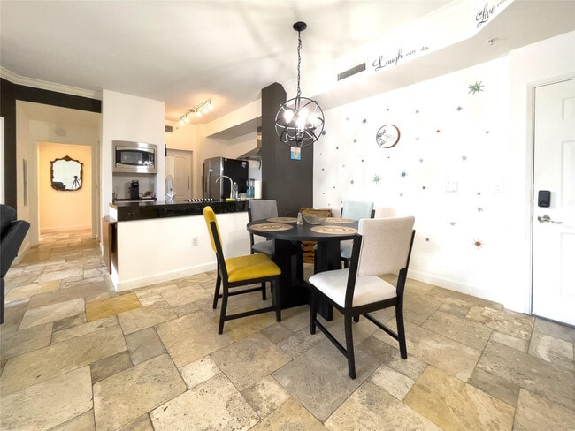 Foto del edificio - 1900 Van Buren St