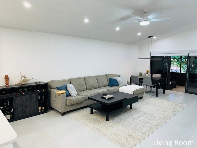 Building Photo - 3936 Arelia Dr S