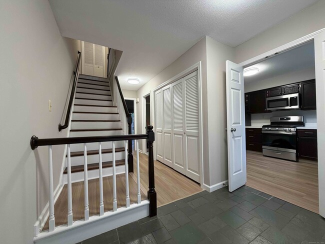 Foto del edificio - 6 Tunxis Village