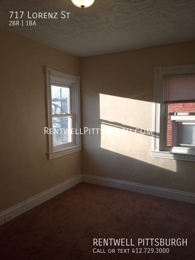 Building Photo - 717 Lorenz Ave