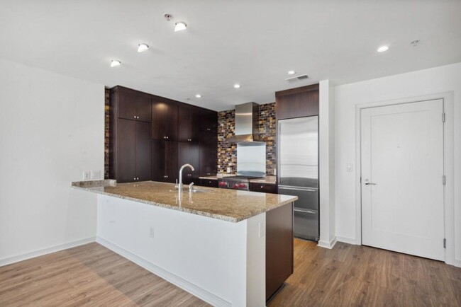 Foto del edificio - 3325 Piedmont Rd NE