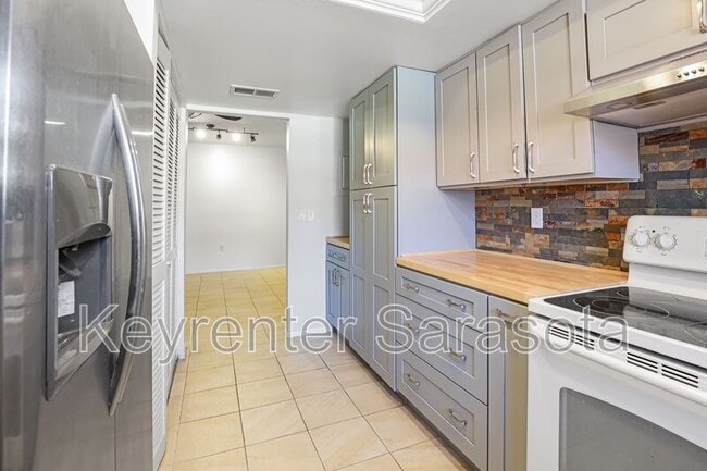 Foto del edificio - 1403 56th St W