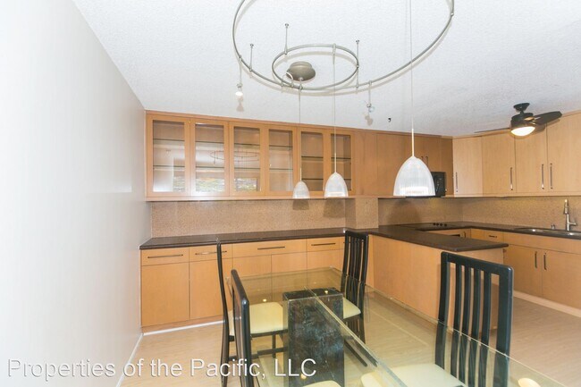 Foto del edificio - 2 br, 2 bath House - 1808 Punahou Street, ...