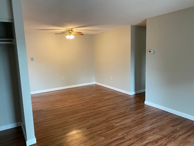Building Photo - 30 Silver Hill Ln