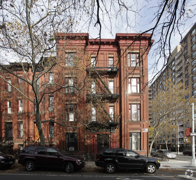 Foto del edificio - 159 Willoughby Ave