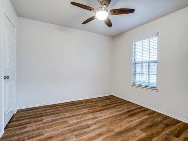 Foto del edificio - 1406 Cedar Hollow Dr