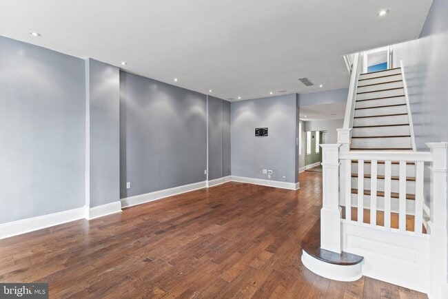 Foto del edificio - 2443 E Cumberland St