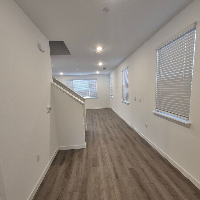 Foto del edificio - Brand New 5 Bedroom Home in Rancho Cordova