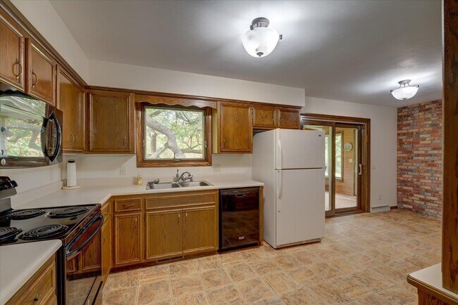 Building Photo - 7218 E Branford Ln