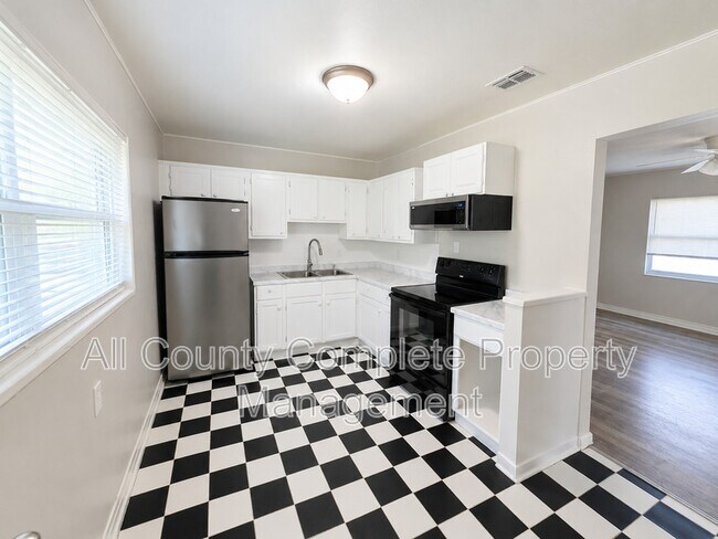 Building Photo - 10415 Briarcliff Rd E
