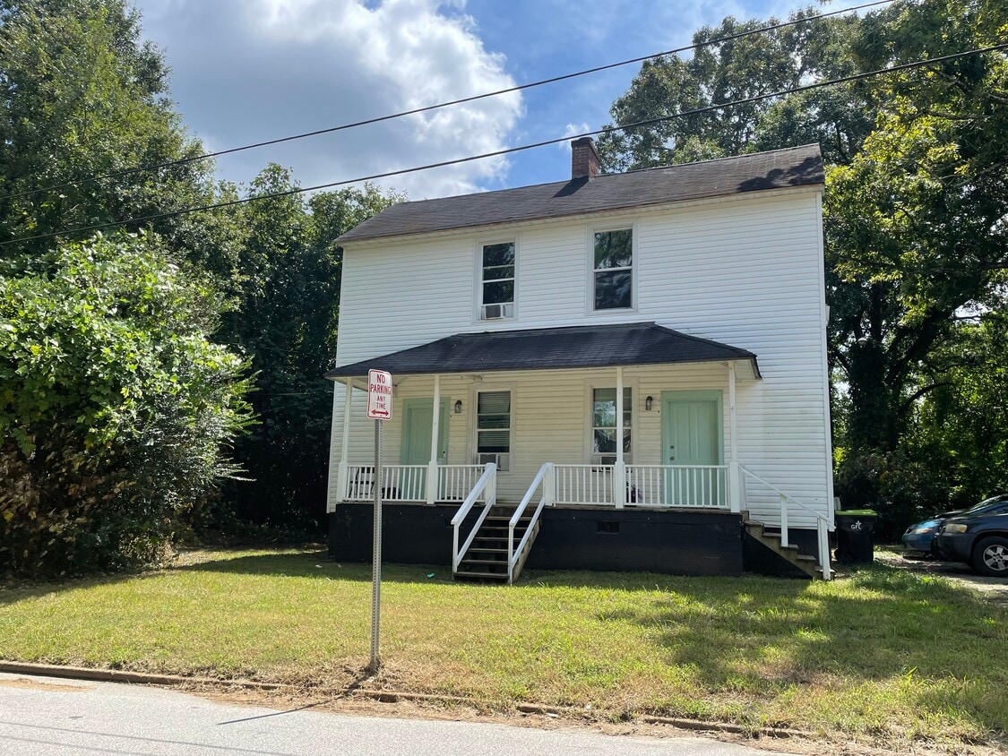 Primary Photo - 1 Berry Ave