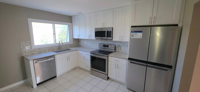 Building Photo - 4132 Cove Ln