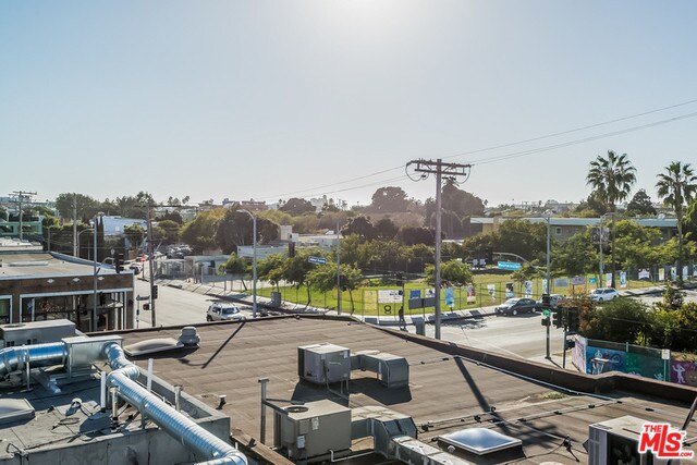 Foto del edificio - 1113 Electric Ave