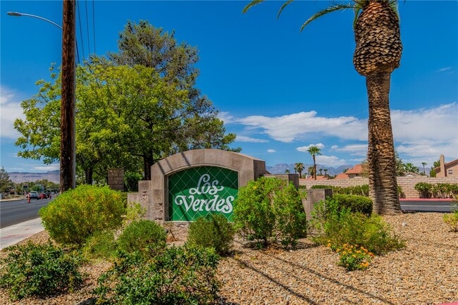 Foto del edificio - 4823 S Torrey Pines Dr