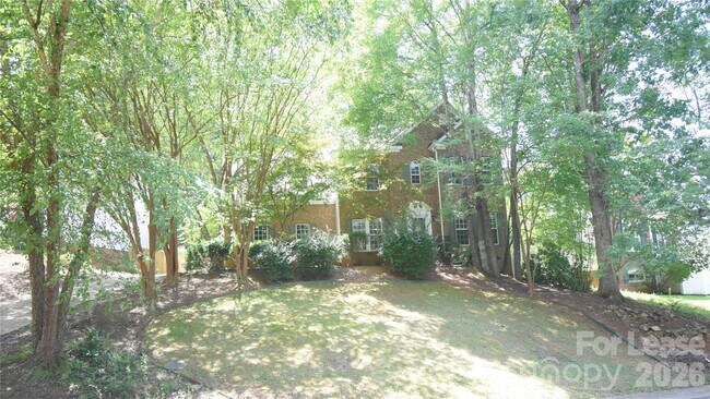 Foto del edificio - 3704 Wind Ridge Pl