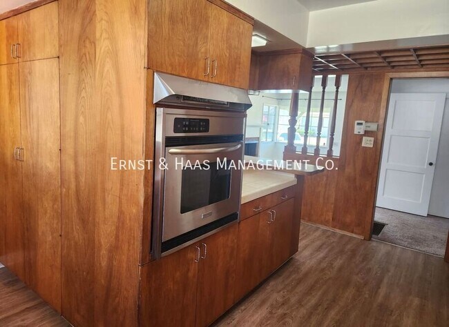 Foto del edificio - 1079 E Terrace Dr