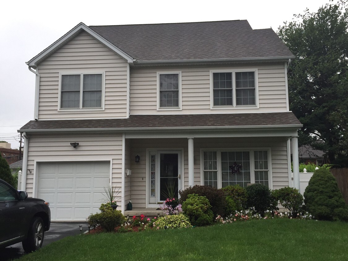 28 Russell St, Norwalk, CT 06855 House Rental in Norwalk, CT