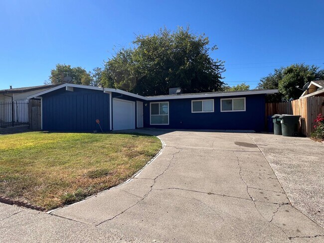 Building Photo - 1/2 Off 1 Months Rent*