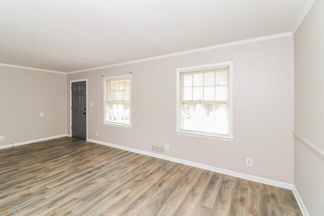 Foto del edificio - 5240 Longmeadow Ln